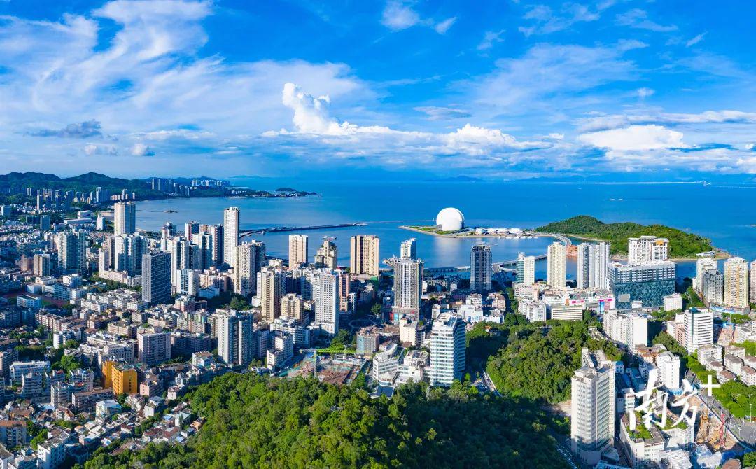 广东，经济发展与文化传承的交融视角